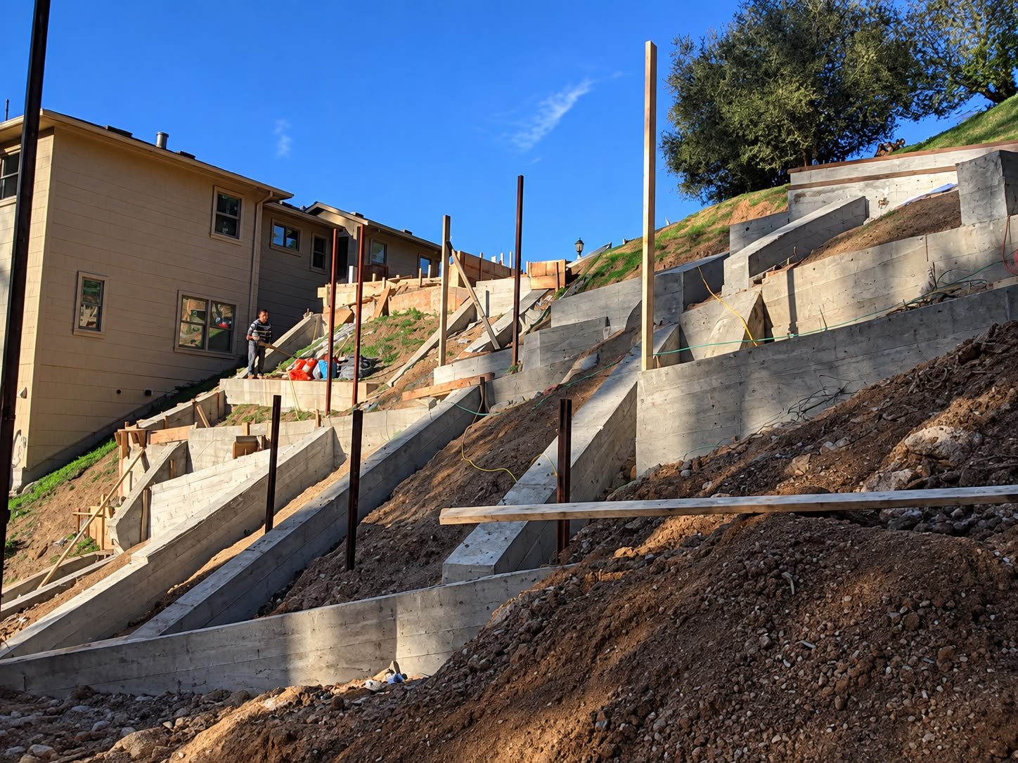 WALLS & RETAINING WALLS